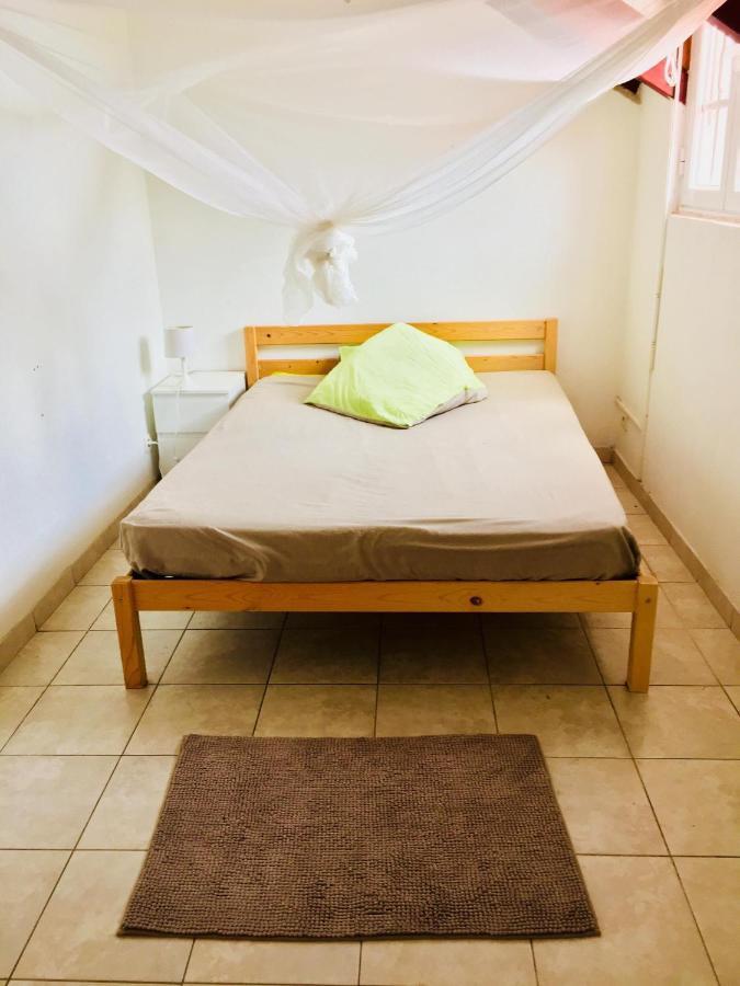Bed and Breakfast Soleil La Terre-de-Bas Екстер'єр фото