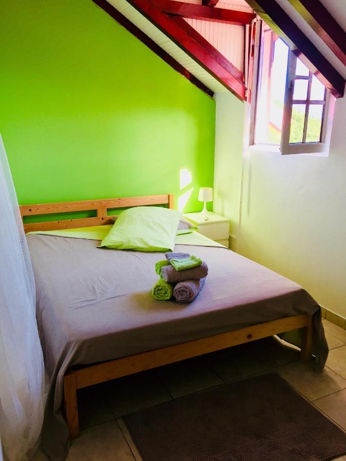 Bed and Breakfast Soleil La Terre-de-Bas Екстер'єр фото