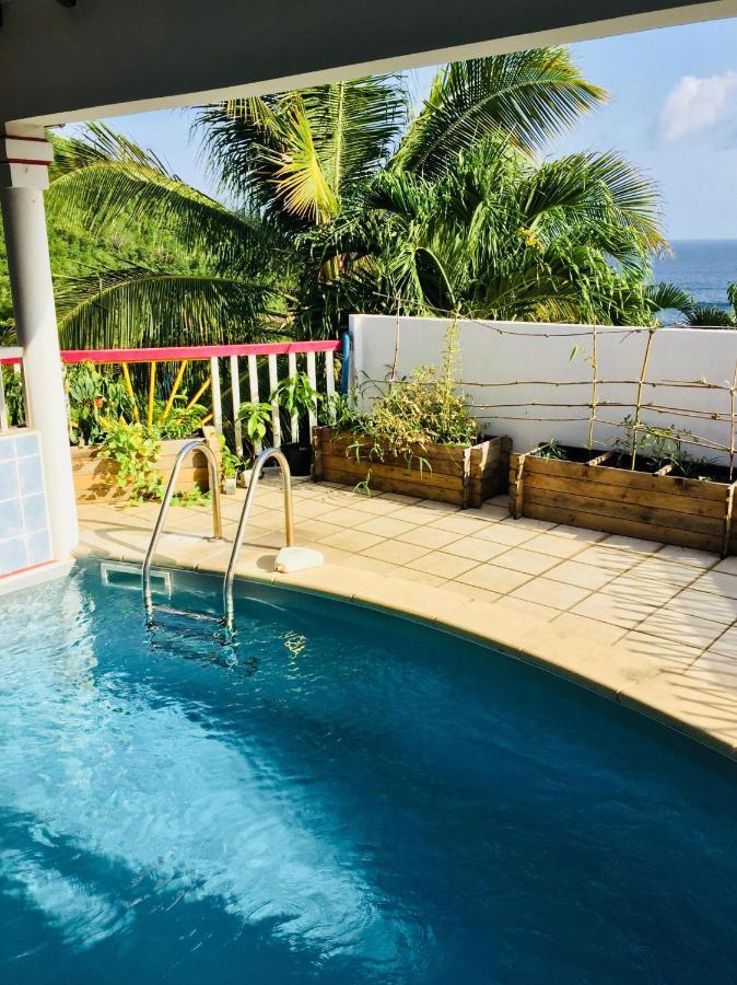 Bed and Breakfast Soleil La Terre-de-Bas Екстер'єр фото